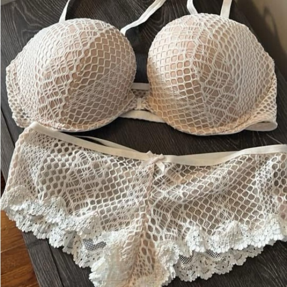 Victoria's Secret Cream Lace Bra Intimates